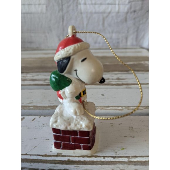 United feature Snoopy chimney Santa ornament Xmas - Picture 4 of 6